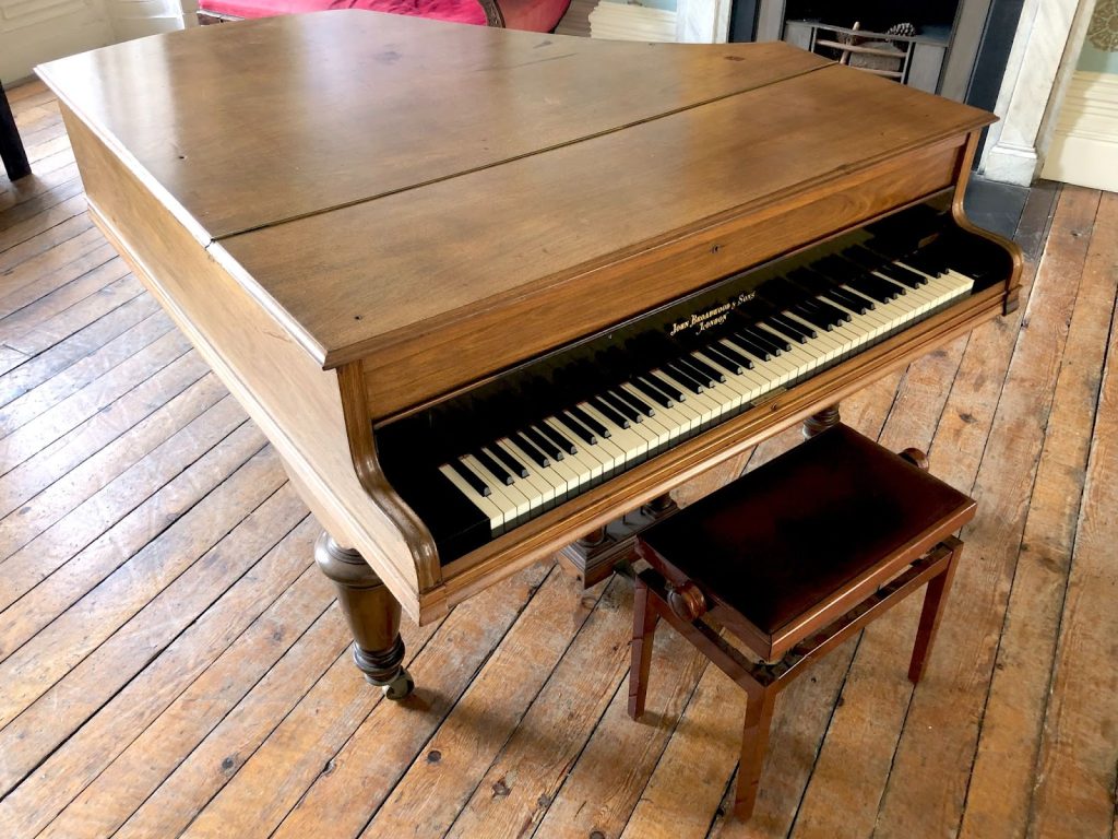 Piano in the ballroom of the people's museum